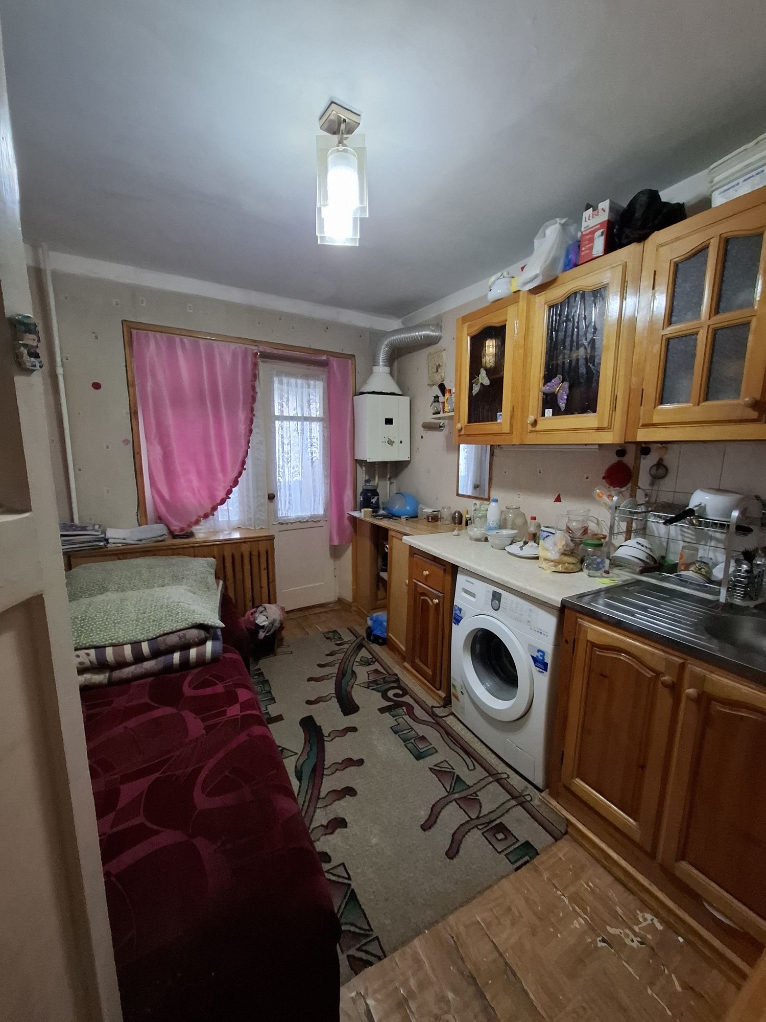 Продаю 1 ком квартира на 4 этаже 4 этажного дома. Дубовый.