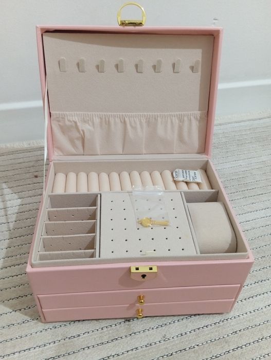 Шкатулка для украшений