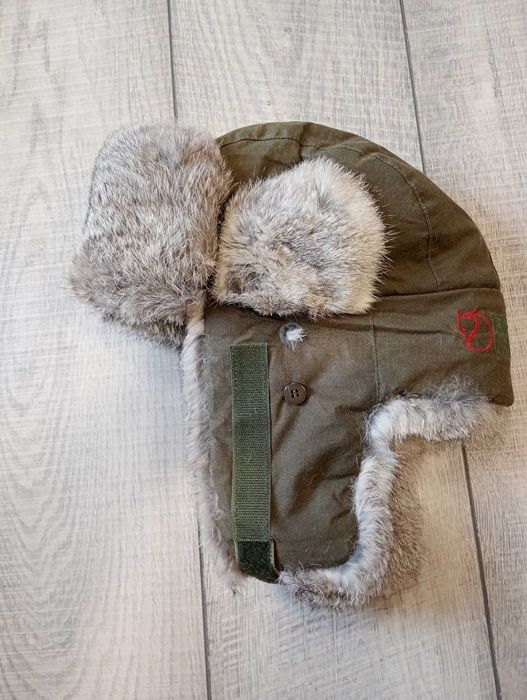 Fjallraven мъжка шапка тип ушанка размер М 100% заешки косъм.