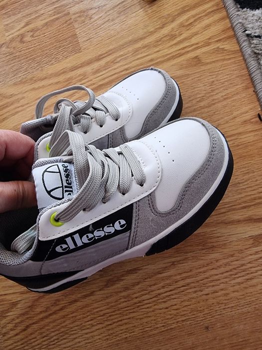 Adidasi băiețel nr 29 ellesse