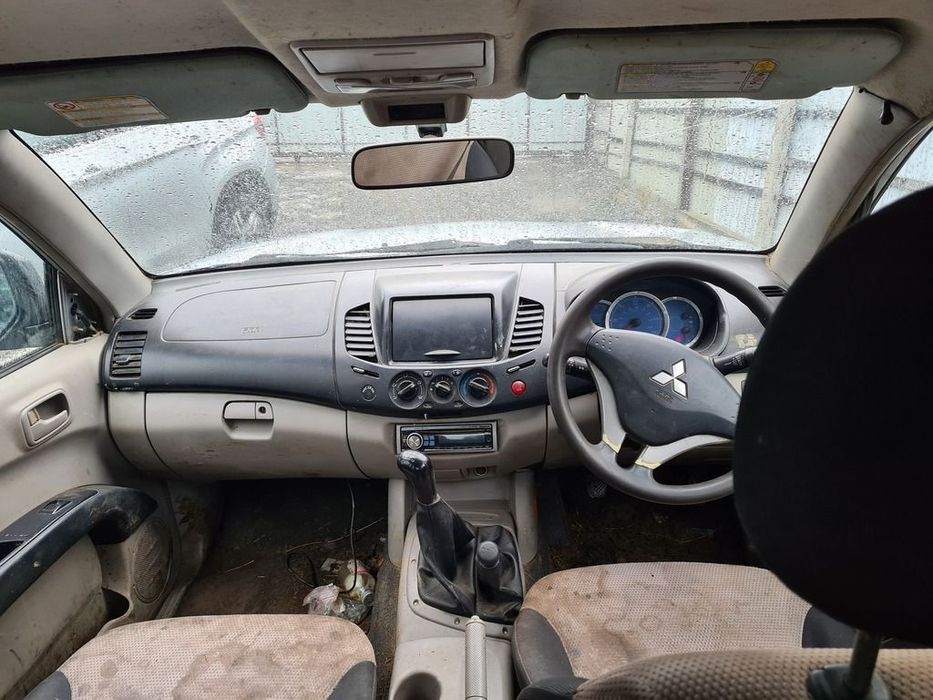 Usa Stanga Fata Mitsubishi L200 2006 - 2010 SUV 4 Usi GRI (832)