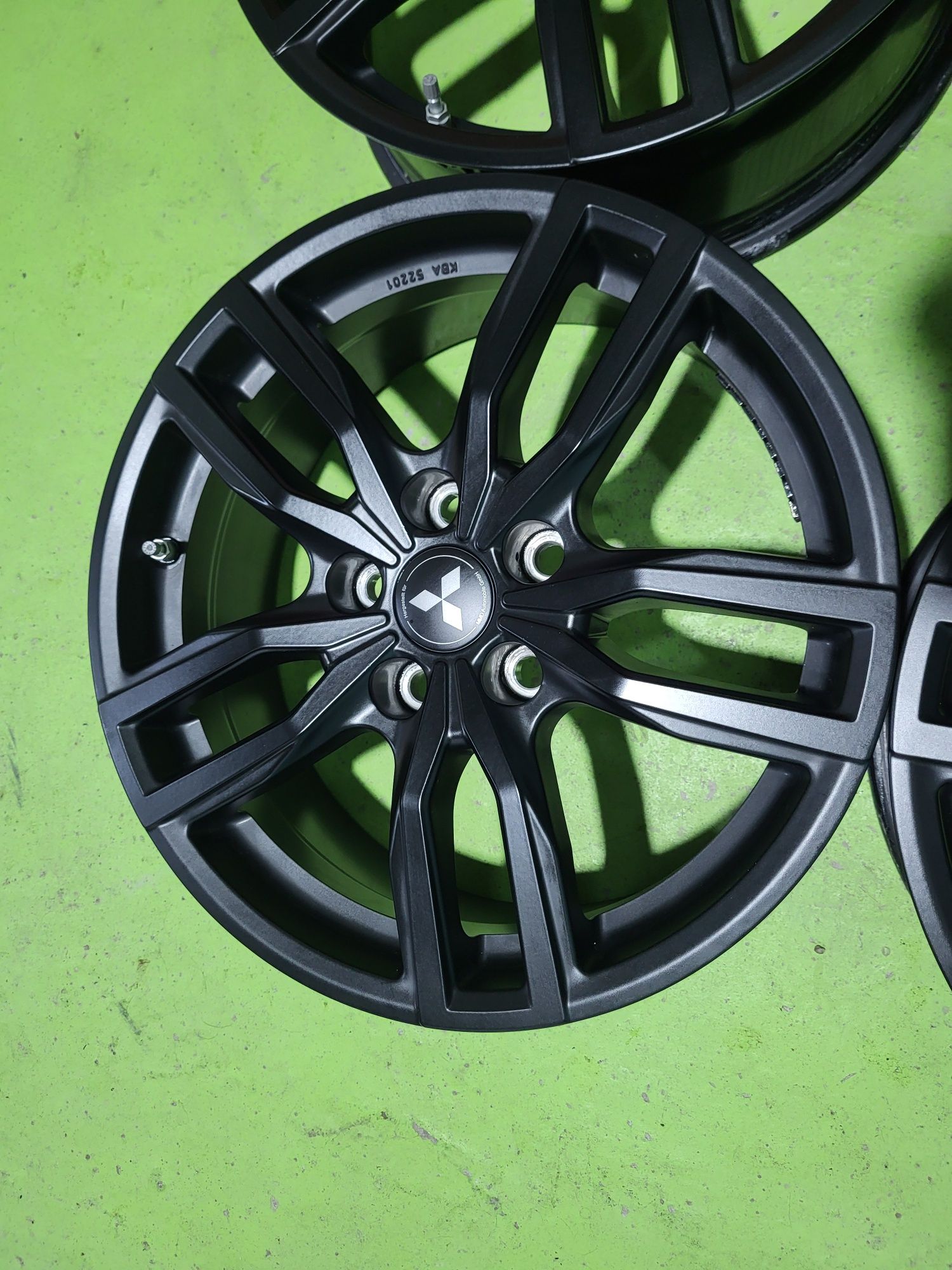 17 5x114.3 Mitsubishi лети джанти 5х114.3 мицубиши