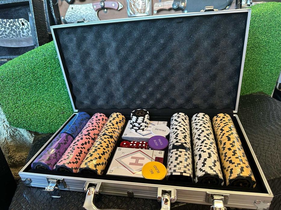 Покерный набор 300 фишек