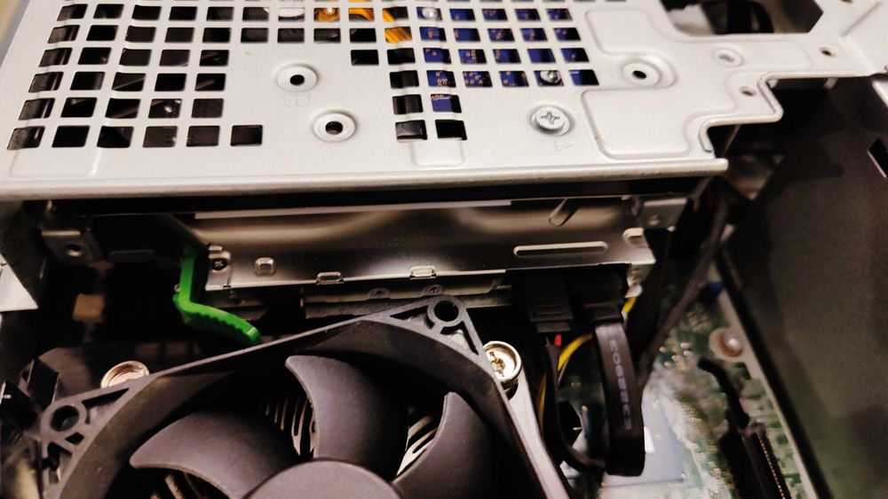 HP ProDesk 400 G4 SFF/Core i5-6500 3.60GHz/256GB SSD/8GB RAM компютър