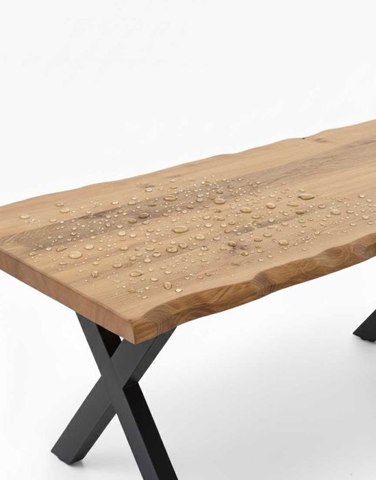 Трапезна маса с жив ръб