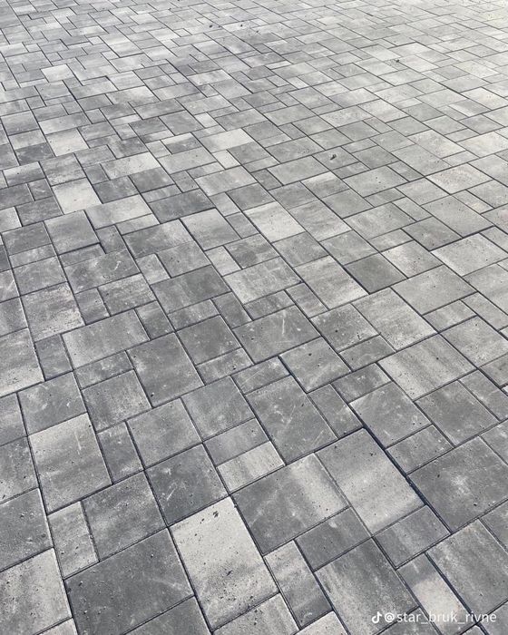 Amenajări curți cu pavaje, beton, borduri.