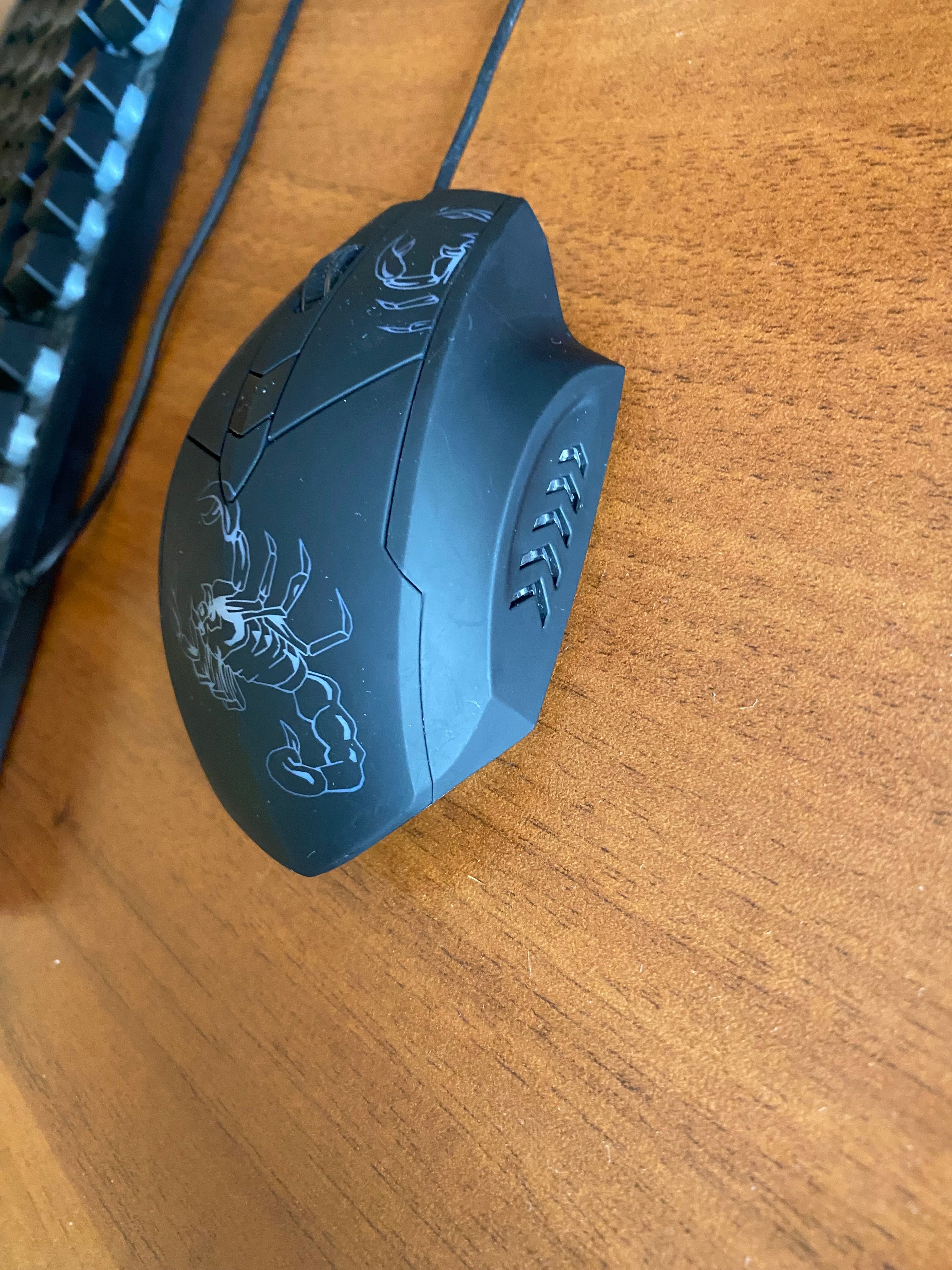 Клавиатура и мишка RGB