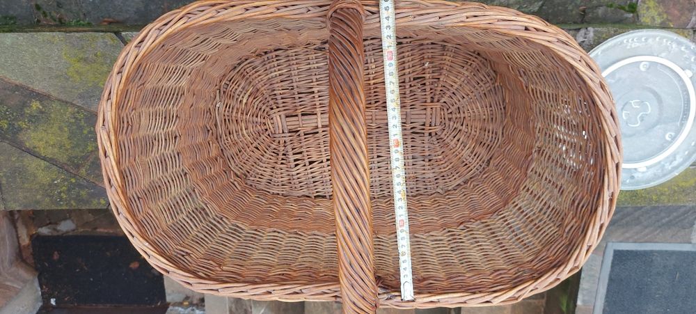 Стара ръчно плетена кошшница