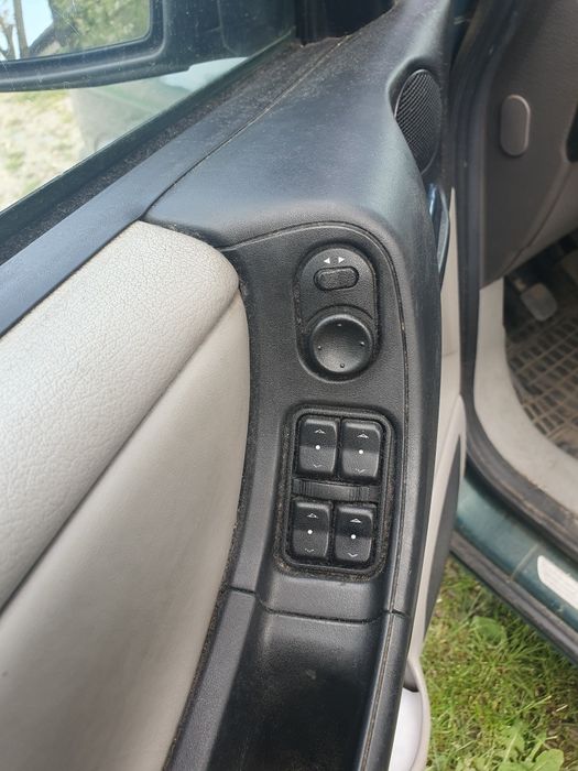 OFERTA!! 2 ZAFIRA la preț de 1!