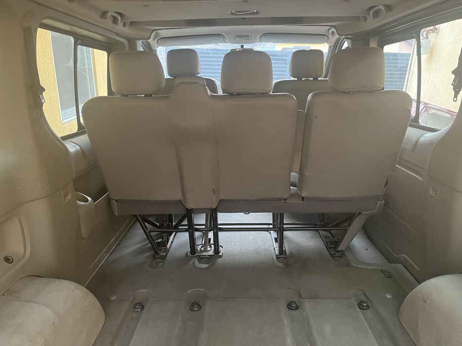 Vând Renault Trafic