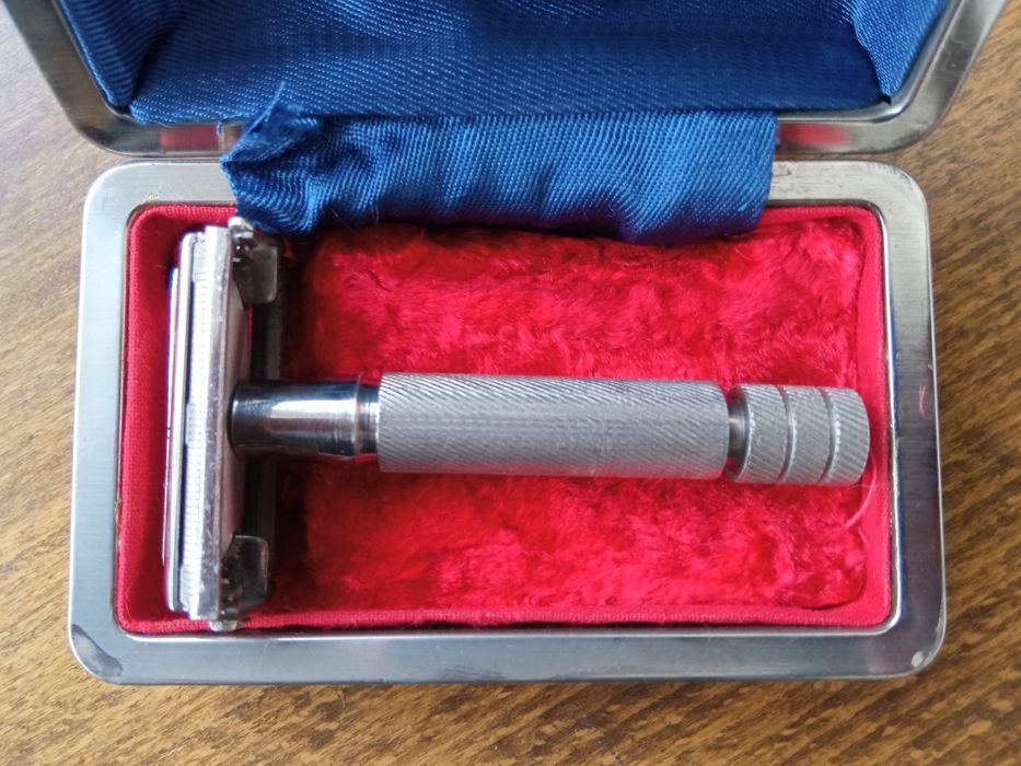 Винтидж метална самобръсначка