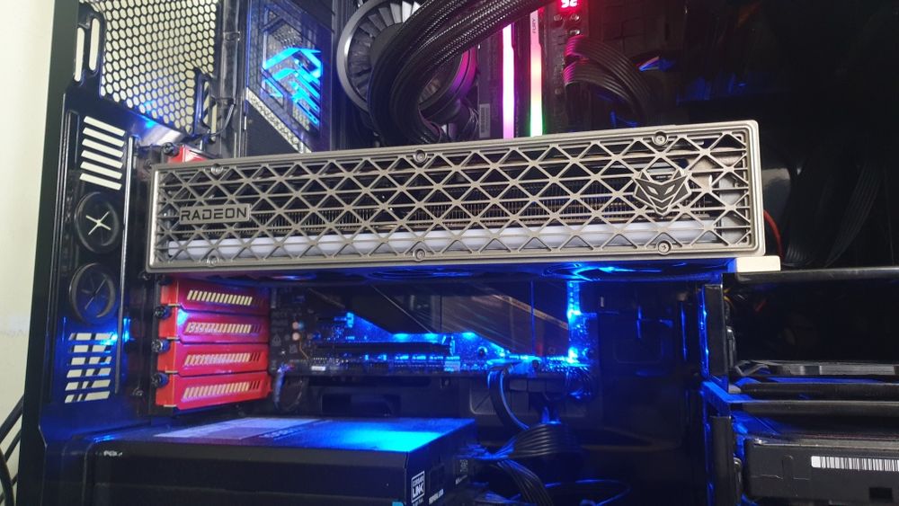Sapphire Nitro+ RX 9070 XT OC 16GB 256bit