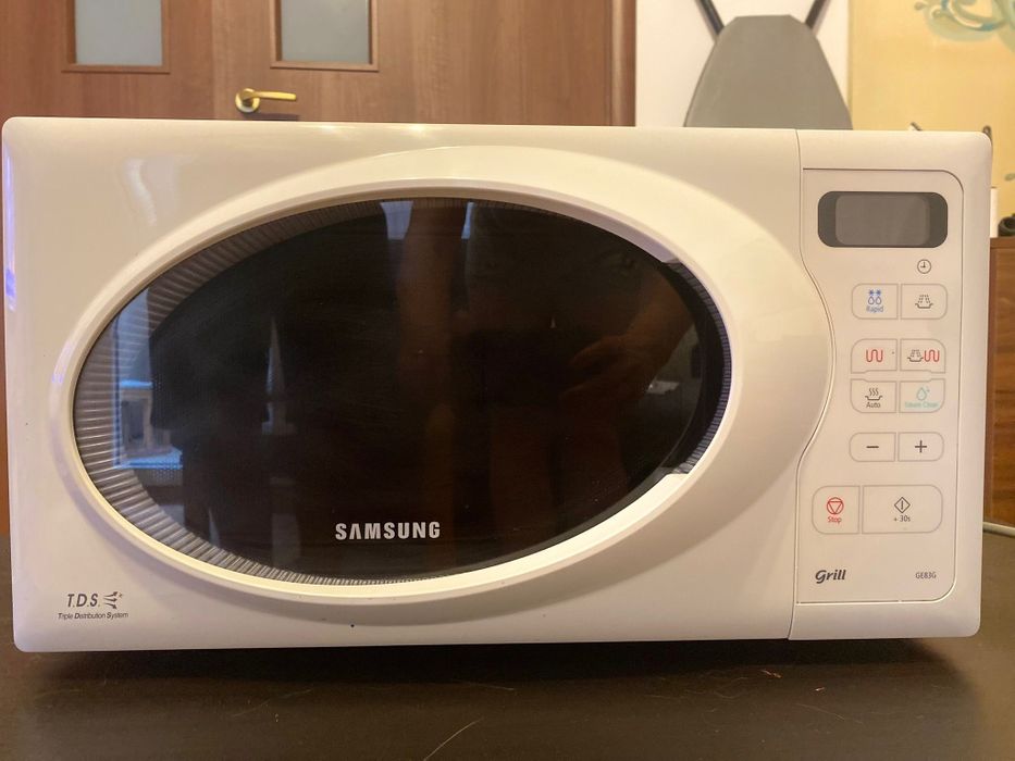 Vand cuptor cu microunde Samsung GE83G
