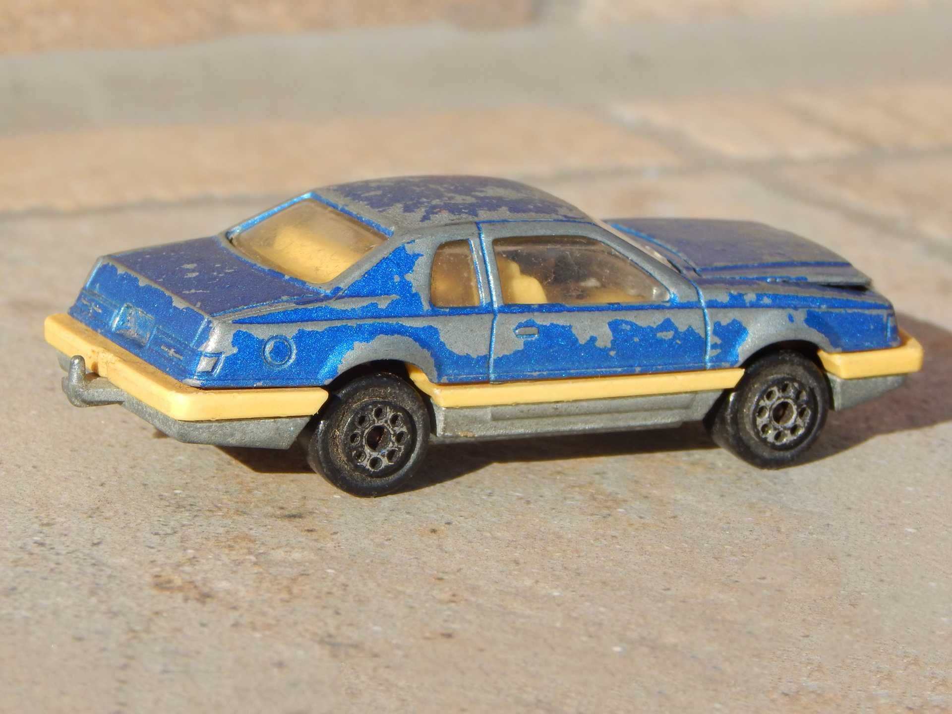 Macheta veche Ford Thunderbird IX 1983–1986 Majorette sc 1:67