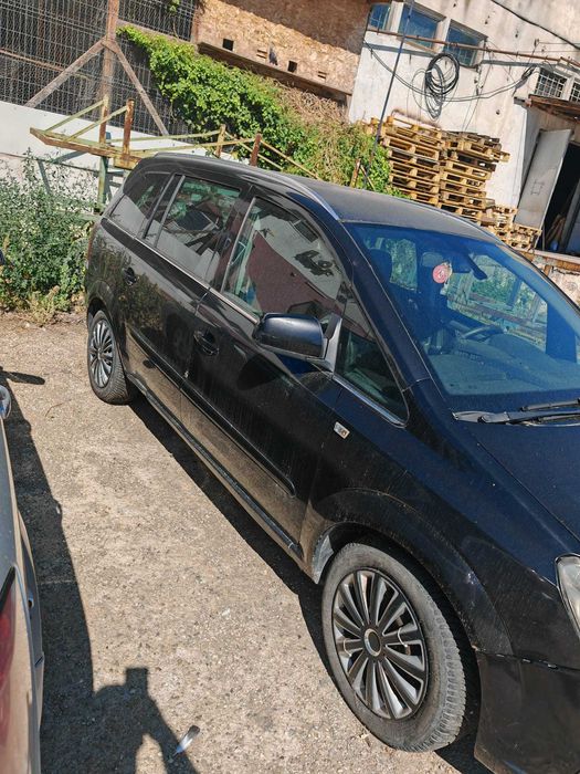 Opel Zafira 1.6 TDI 110CP – 2009 / 4000 RON negociabil