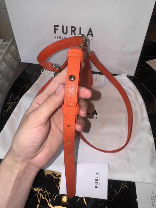 Оригинална оранжева чанта FURLA