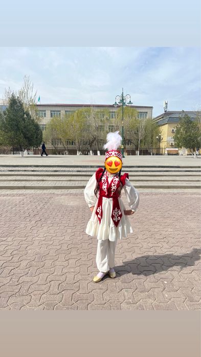 Казакша койлек туфлимен бирге