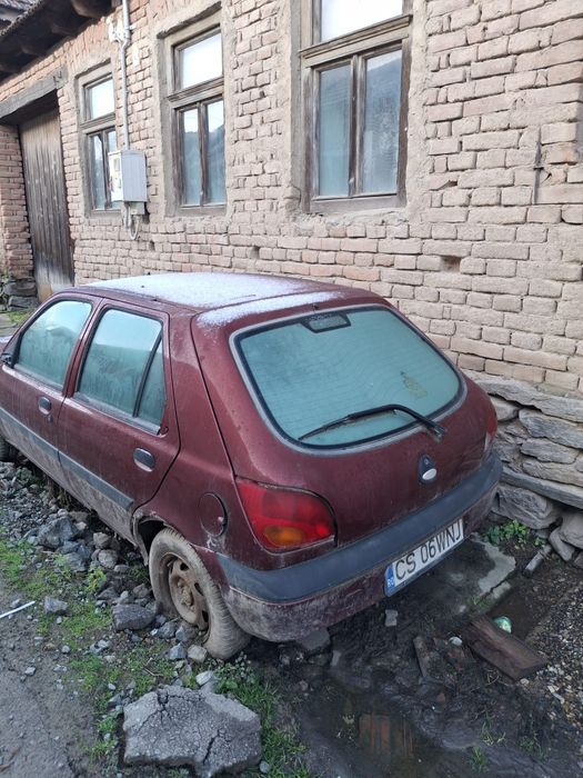 Vând Ford Fiesta 1.2 benzina