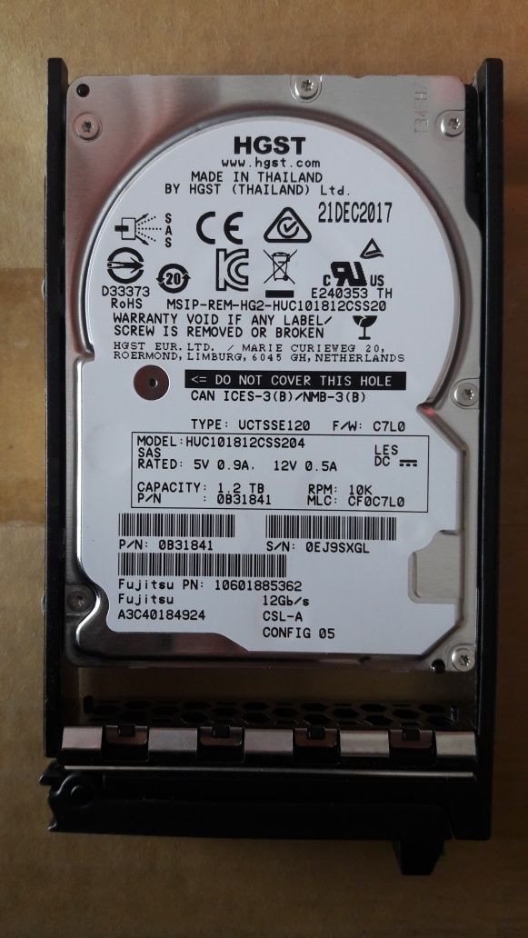 Продам жесткие диски для сервера 2.4TB SAS 2,5" 512e
