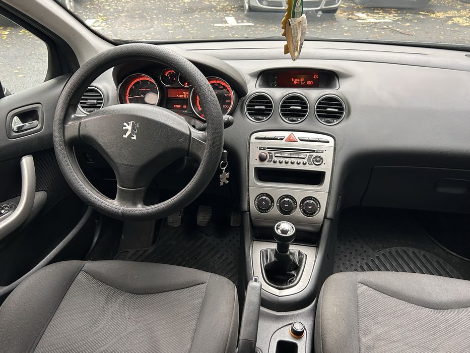Peugeot 308 2008 km reali 1.6 L benzina stare impecabila vari +/-