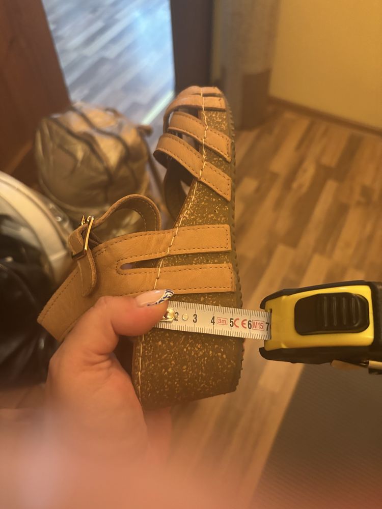 Продавам немски сандали