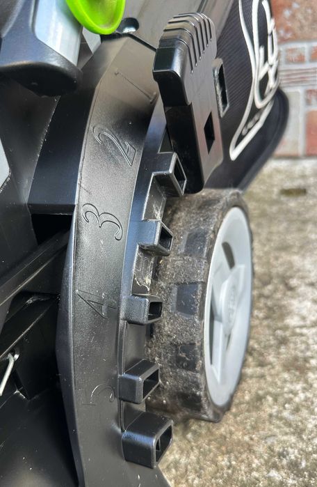 LUX A-RM-2x20 /4/33 SET - Акумулаторна косачка като нова 2x20V 4.0Ah