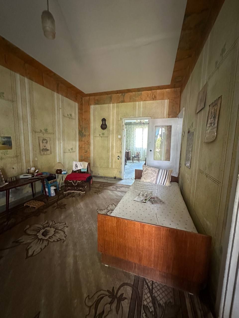 Продается 3ком квартира . Массив Феруза
