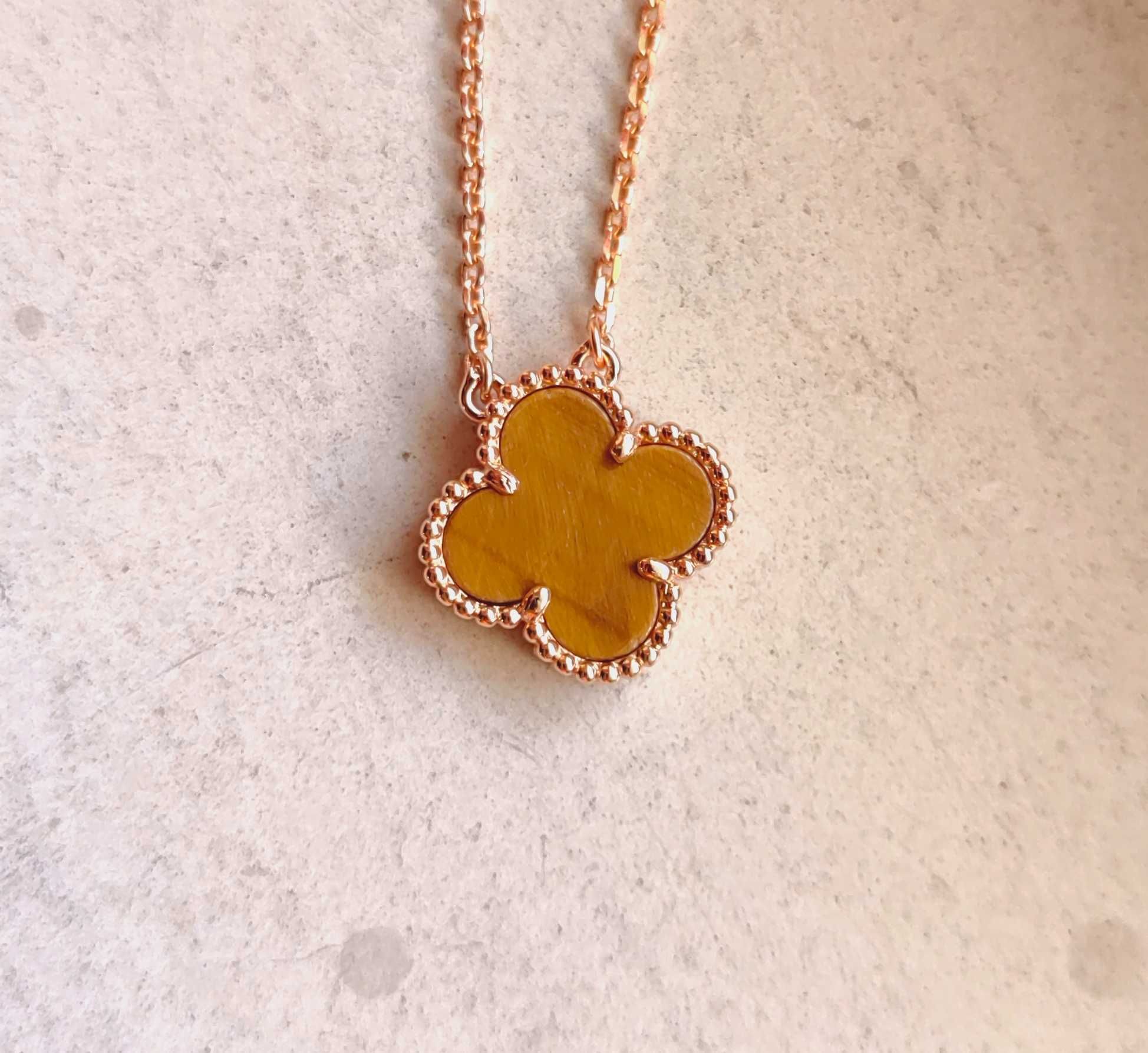 Колие с детелина на Van Cleef & Arpels с камъка тигрово око