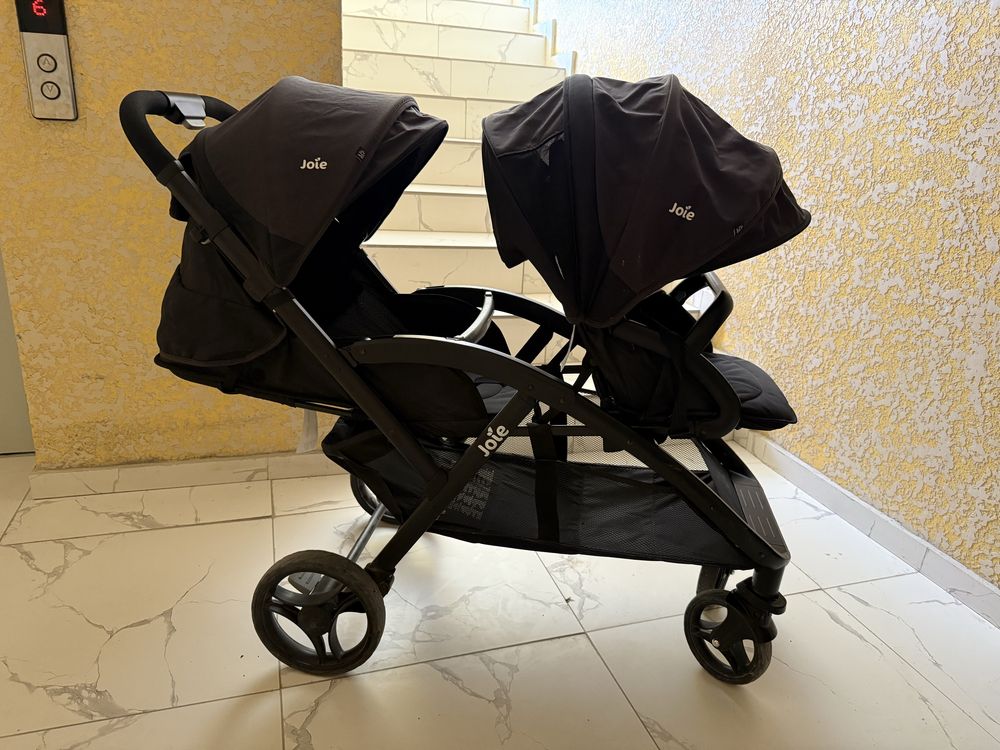 Продаю прогулочную коляску для двойни/погодок Joie Aire Twin