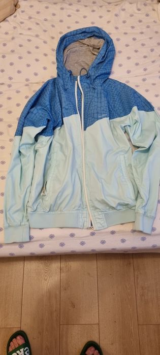 Geaca Pull&Bear aspect 9/10