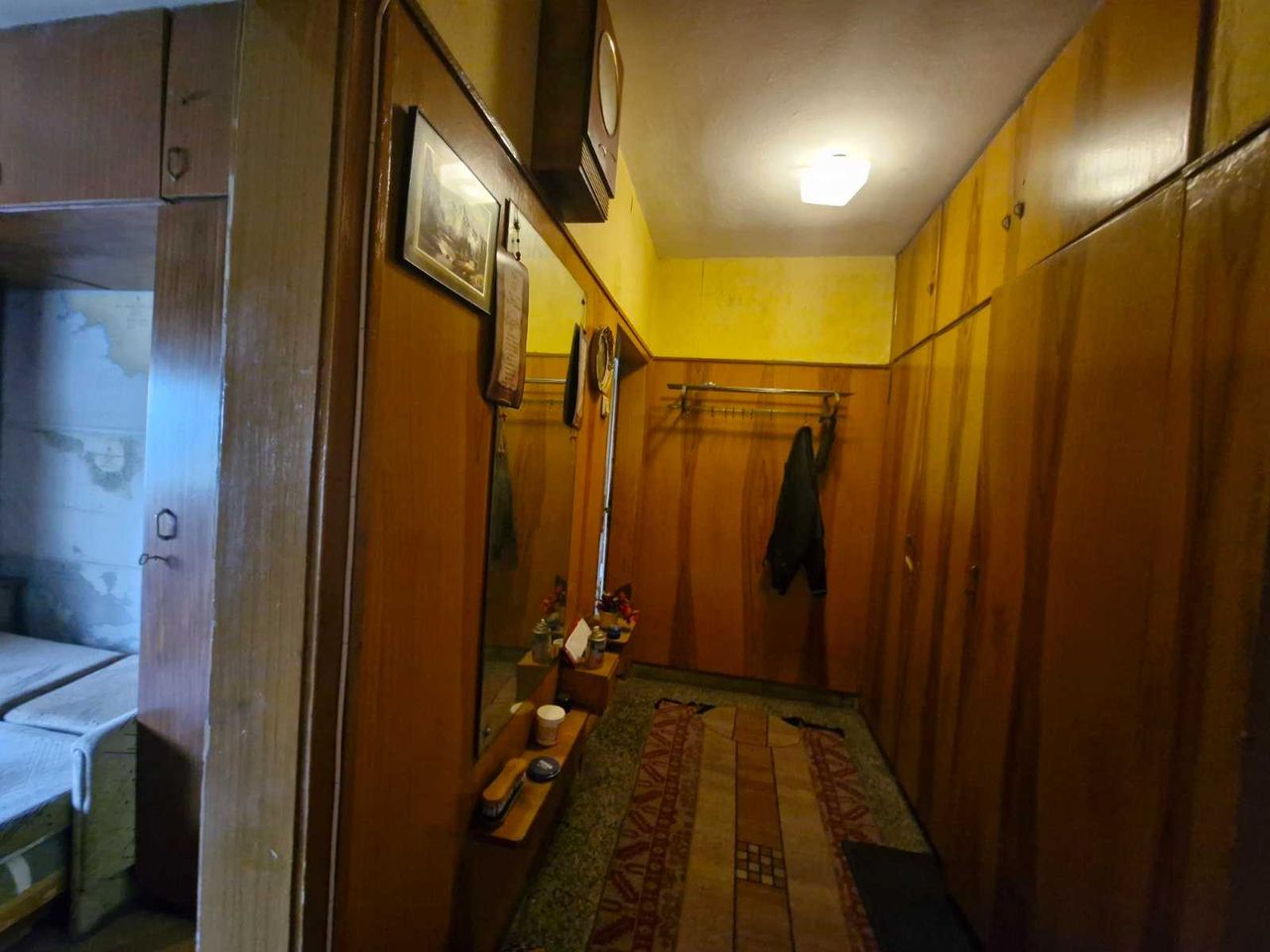 Продава се Двустаен апартамент в Ямбол, Център - 57 кв.м за 1079 €/кв.м - Снимка #6
