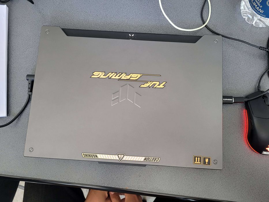 Laptop ASUS TUF Gaming A15, stare foarte bună, folosit ocazional