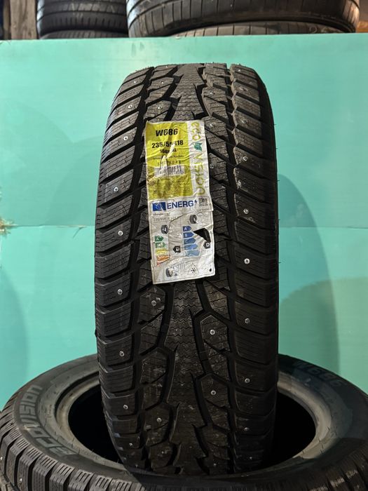 Шины 235/55 R18 Ovation новые с шипами