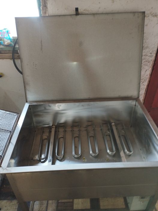 Frityurnitsa yangi 30 kv li soatiga 15-20 kilogacha chips qovursa bola