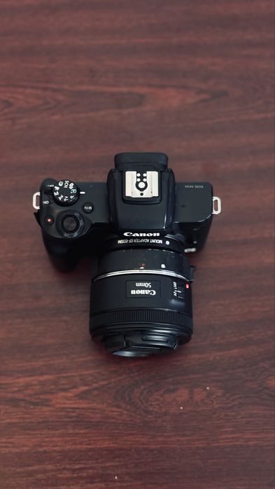 Продаю беззеркальный фотоаппарат Canon EOS M50 + объектив 50 mm 1.8f