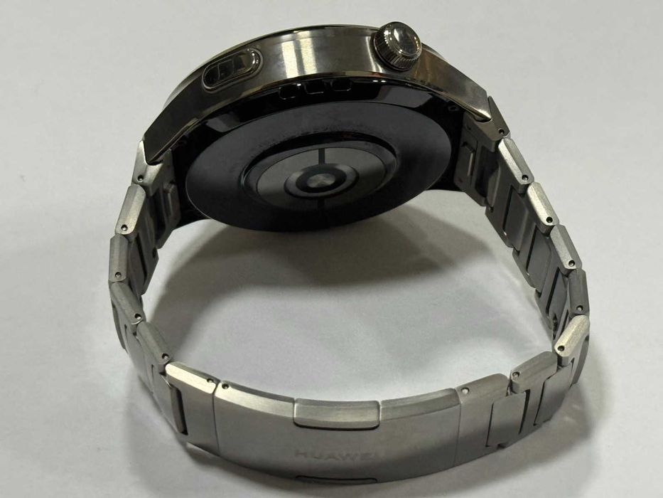 Huawei Watch 4 Pro Titanium Case