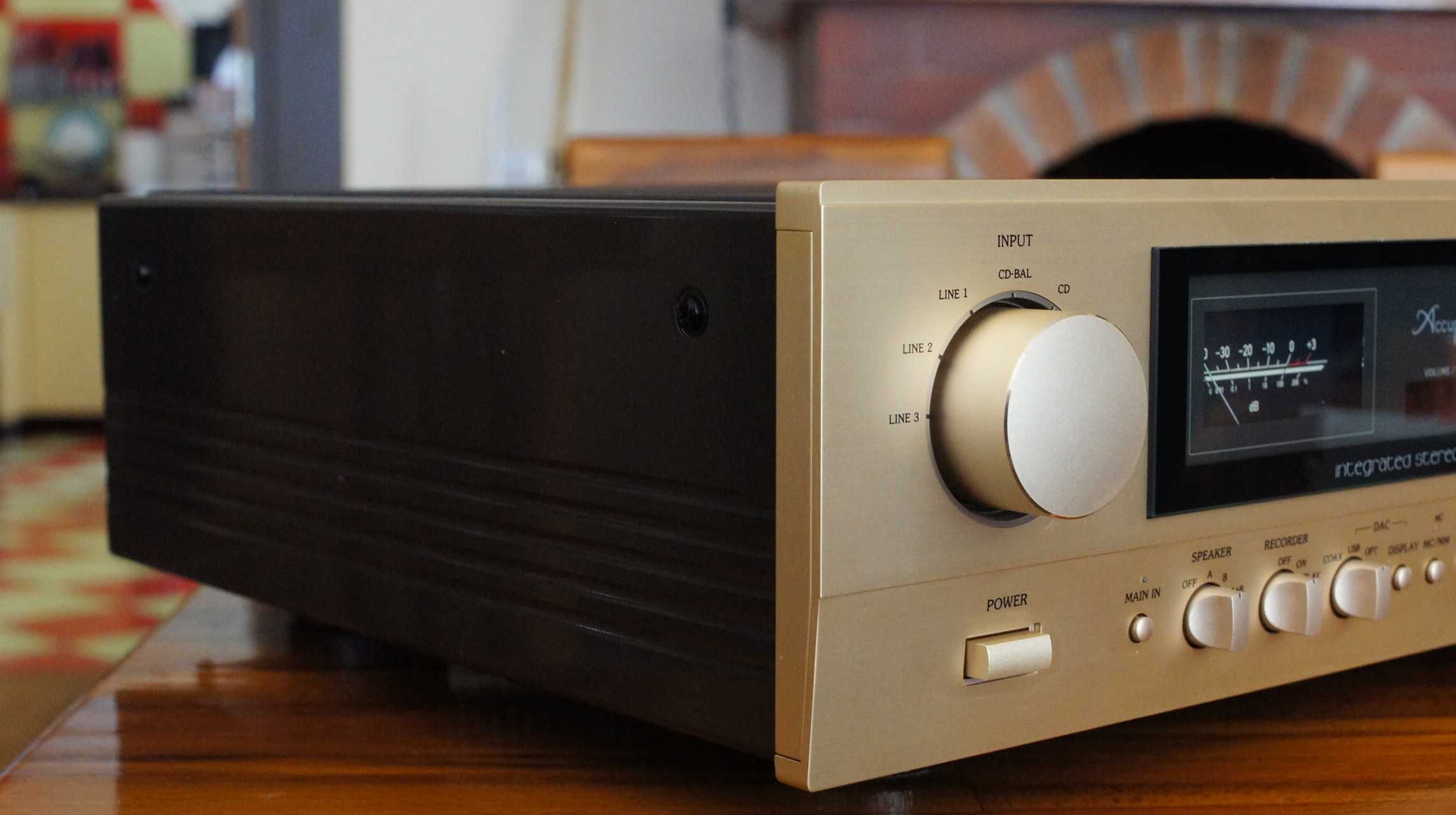 Accuphase E-270 - Impecabil,pachet complet (telecomanda,ambalaj,cablu)