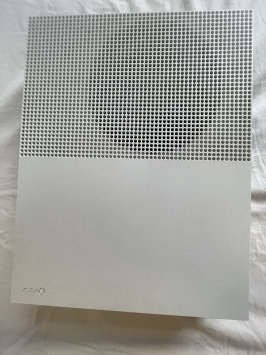 Xbox one s с игри И КОНТРОЛЕР!!!