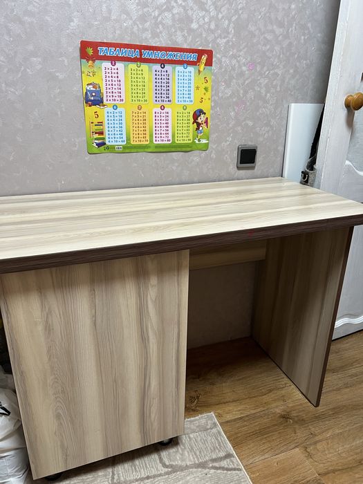 Стол письменный хороший !