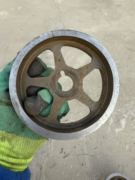 Шкив Распредвал сатылад альфартын 3.0тікі срочно