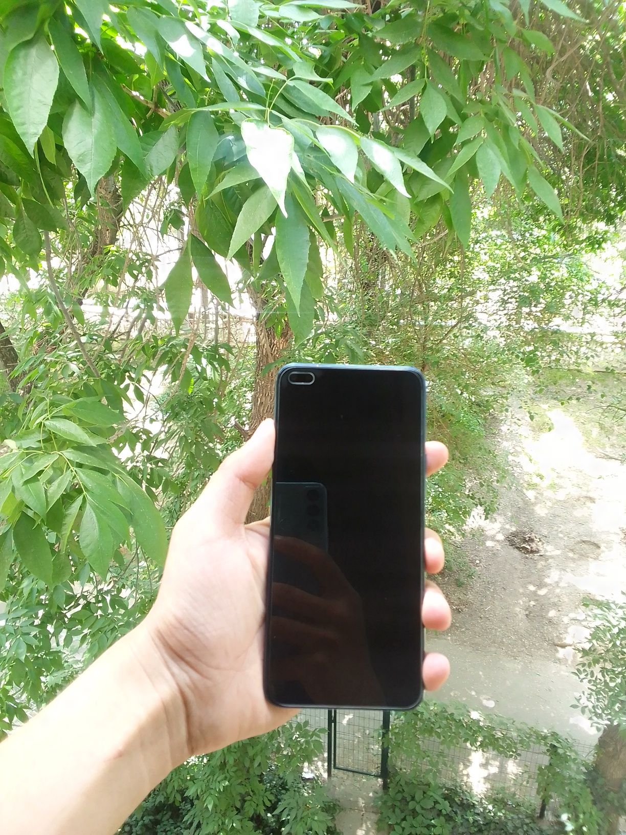 Honor 50 Lite srochno
Kamerasi 64mp, 0,6x bor
Zaryadkasi 30 minutda 10