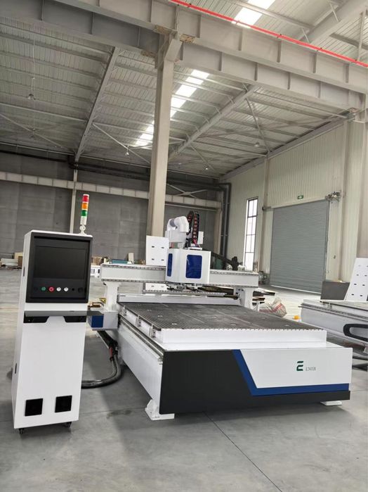 Фрезерный станок 2130 с автоматической сменой инструмента ЧПУ