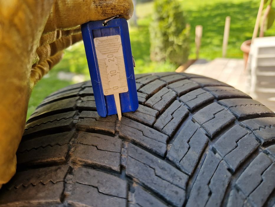 Anvelope iarna 225 60 R 18 Bridgestone