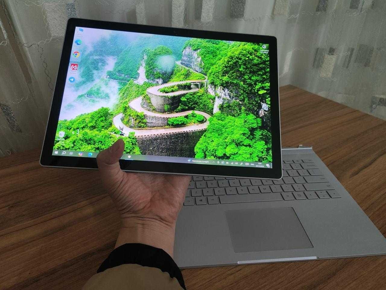 Microsoft Surface Book 2