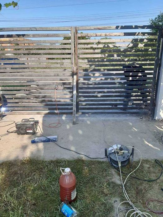 Garduri si porti din panou stil jaluzele, sipca metalica, plasa si BCA