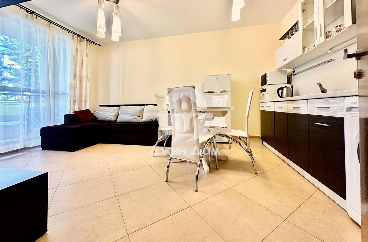 Продава се Двустаен апартамент в к.к. Слънчев бряг - 54 кв.м за 1723 €/кв.м - Снимка #3