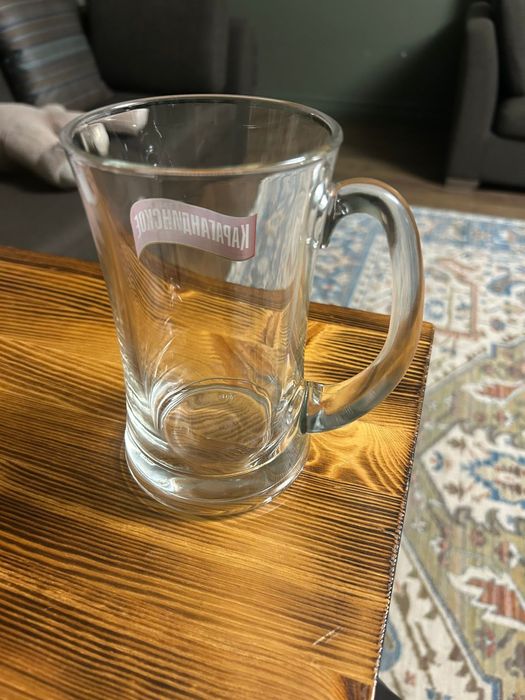 Продаю большую стеклянную кружку