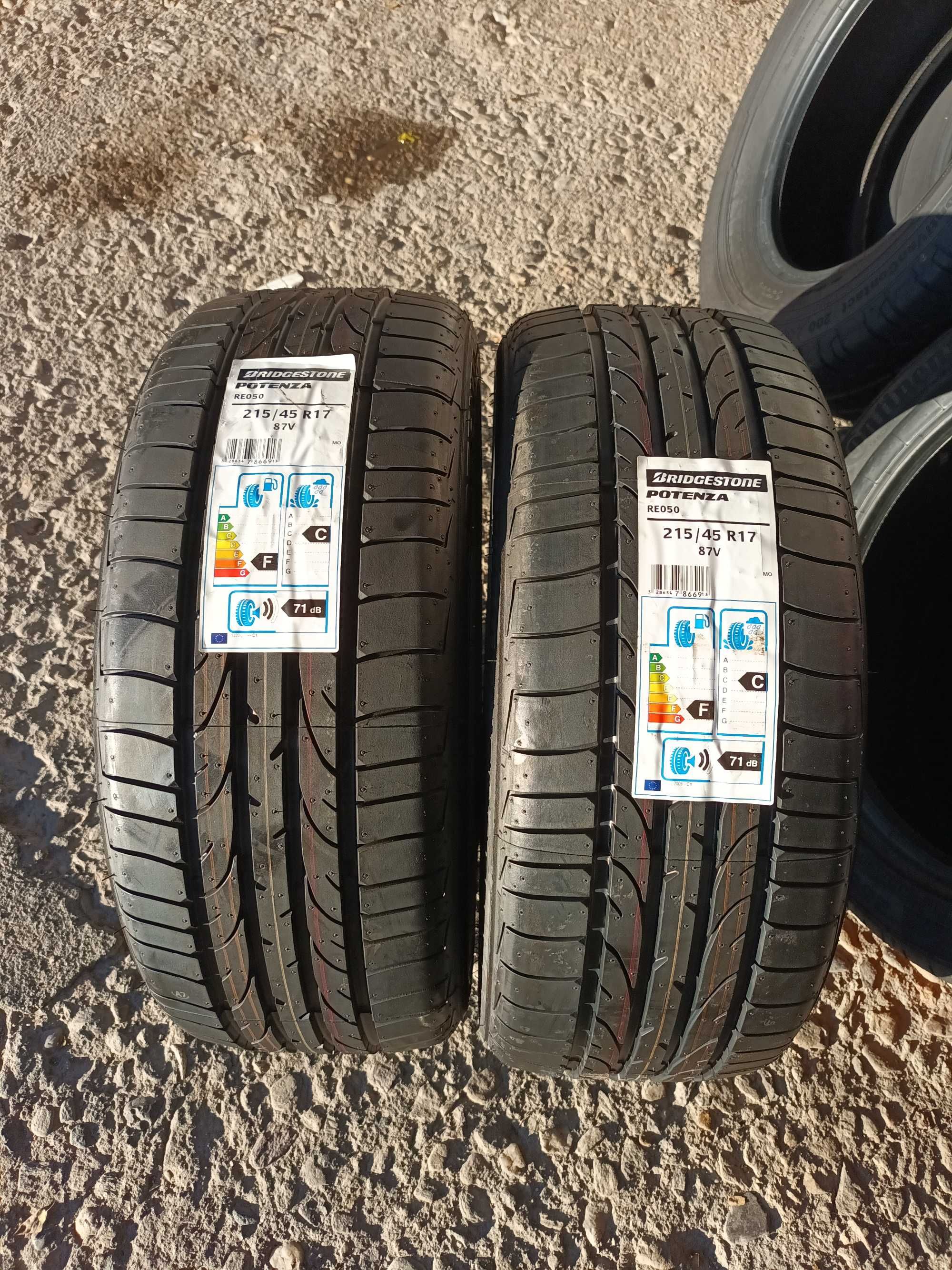 2 нови летни гуми 215/45 R17 Bridgestone Potenza RE050 87V MO с борд