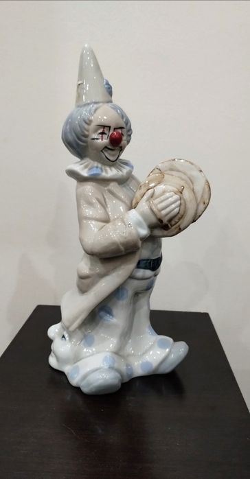 Порцеланова статуетка на клоун, винтидж, колекционерска.