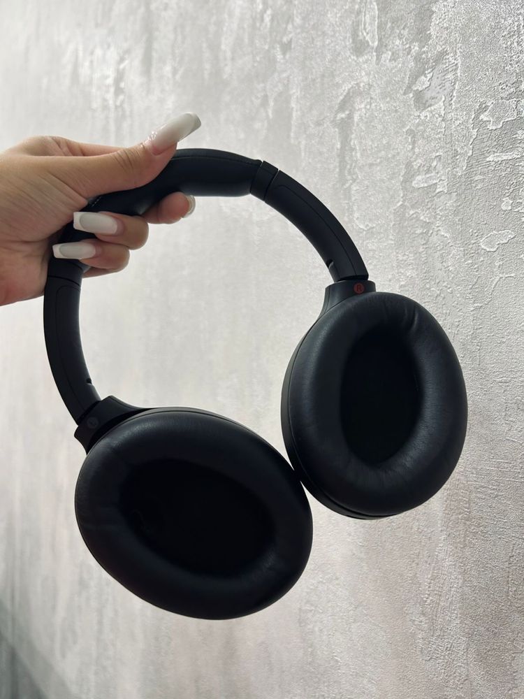 Sony WH-1000XM4 в отличном состоянии